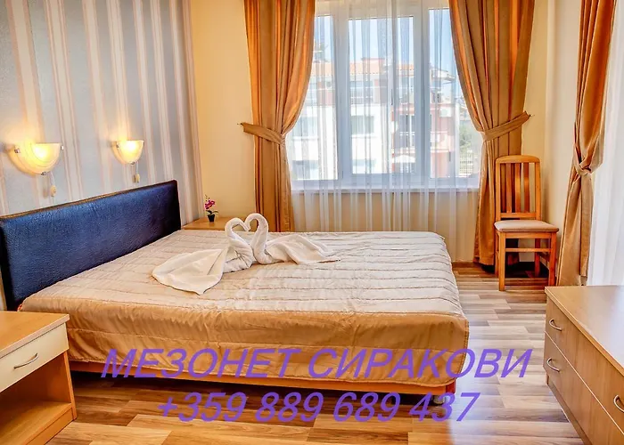 мезонет сиракови 公寓 索佐波尔